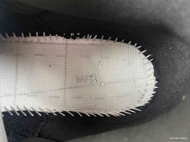 Jordan (2016) Retro Monday 136064-020 Cyber 3 1125